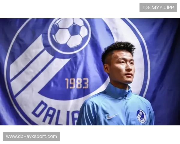 大连英博林良铭中路策动射门，激情四射的精彩时刻